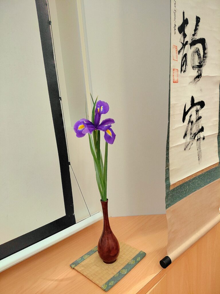 Iris et décoration de thé